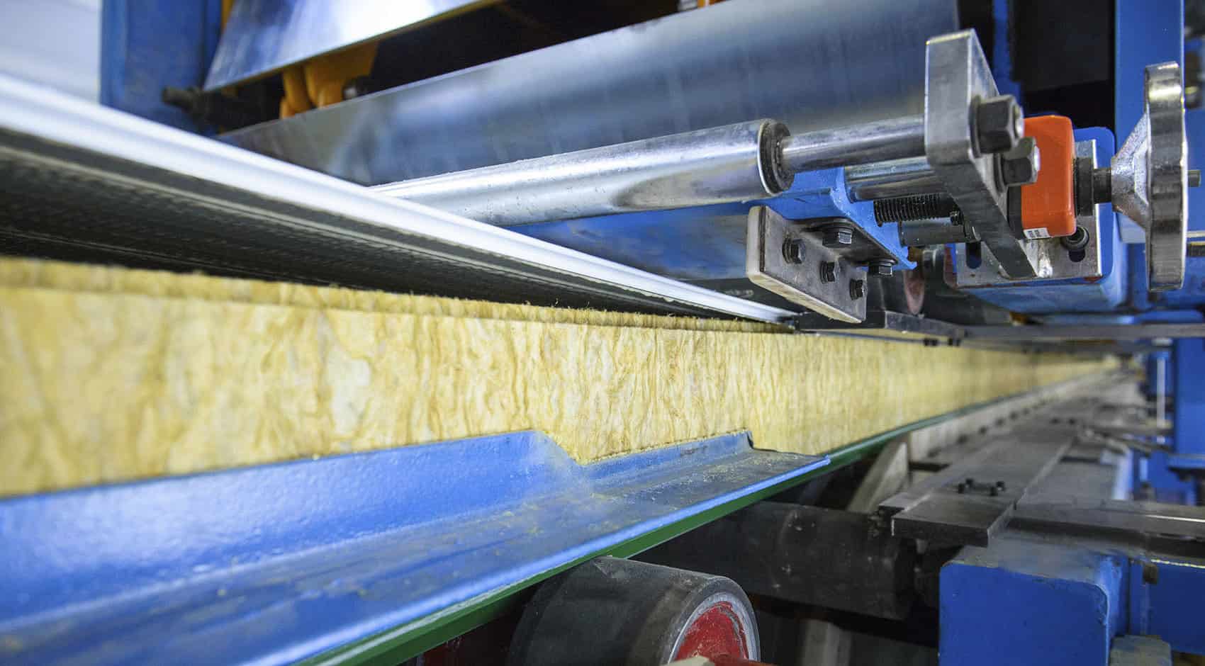 Case Study: How a High Grip Conveyor Belt Helped a Manufacturer Reduce Slipping and Downtime